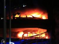 В Ливерпуле сгорели 1 600 автомобилей (фото, видео)