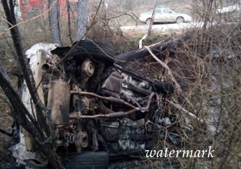 В Крыму иномарка слетела с трассы и загорелась - шофер погибла [фото]
