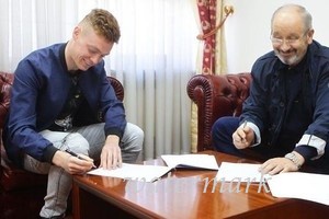Динамо продлило контракт с Цыганковым