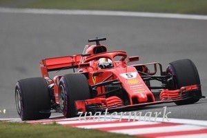 Феттель стал лучшим в третьей практике на Гран-при Китая