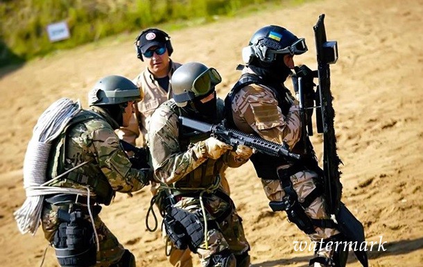 Порошенко похвалил украинских военных