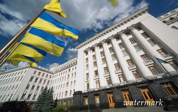 Порошенко созвал лидеров фракций на совещание