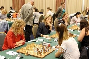 Шахматы: Ушенина победила чемпионку Европы