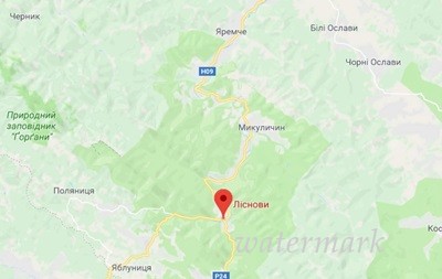 В Карпатах спасатели ищут упавший самолет
