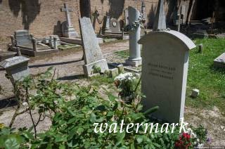 Власти 1-го из городов Италии решили пустить с молотка за два миллиона евро шестнадцать исторических могил