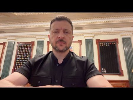 [жестова мова] Бачимо з інформації від розвідки, що Путін не планує завершувати війну